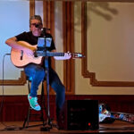 QUE LUJO PARA EL LICEO…. EXTRAORDINARIO CONCIERTO DE PEDRO GUERRA …
